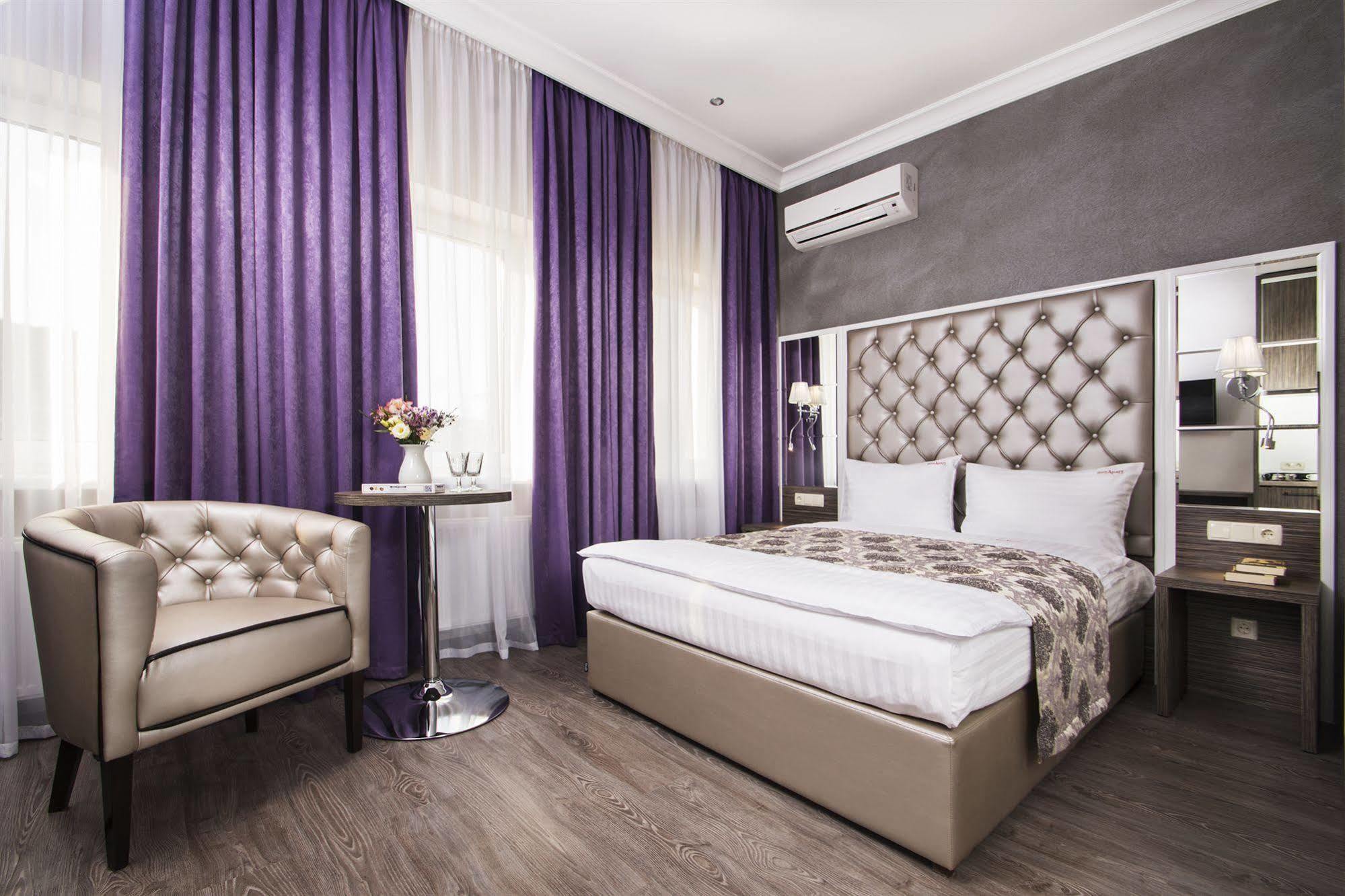Bonapart Hotel By Uhm Kiev Eksteriør billede